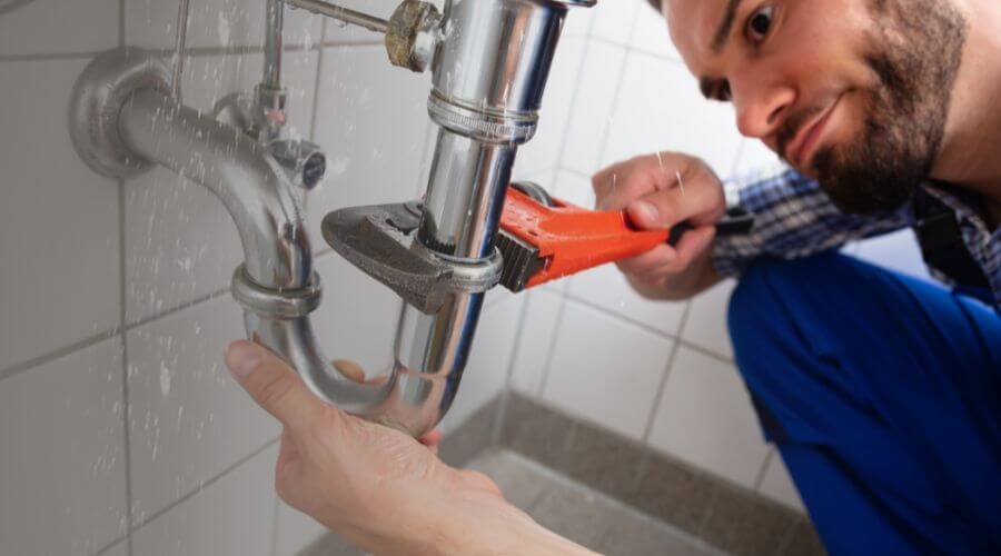 Professional same day plumber services in Akron, IA